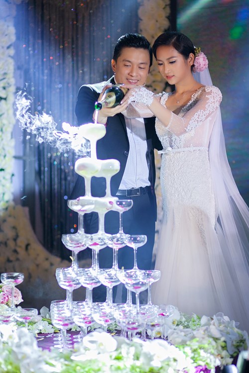 Lam Trường đàn hát tặng vợ trong tiệc cưới lần 2 - 10