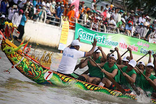 Đua ghe ngo dậy sóng nước Xà No - 2
