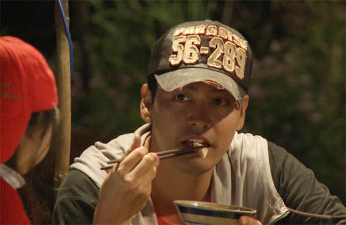 4 ông bố Việt dựng "bếp dã chiến" nấu cơm cho con - 2