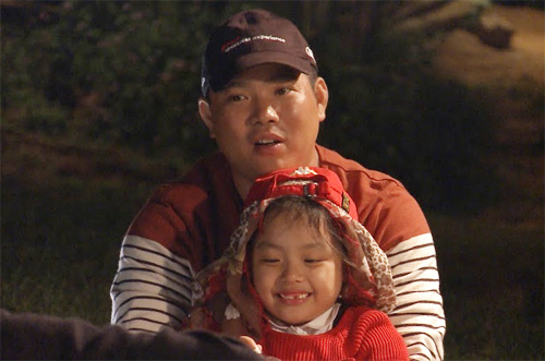 4 ông bố Việt dựng "bếp dã chiến" nấu cơm cho con - 9