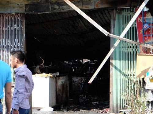 Cháy ki-ốt, 1 nhà 5 người thương vong - 2