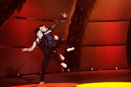 Tình yêu của cặp vũ công thăng hoa trên sân khấu nhảy múa - 2