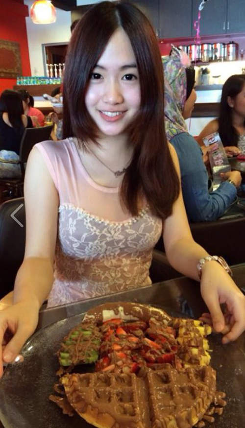 Vẻ đẹp trong sáng của “hot girl bánh ngọt” Malaysia - 2