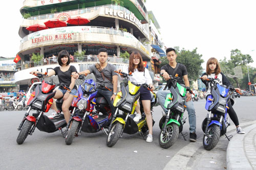 Dạo phố cùng xe điện thiết kế phá cách - 1