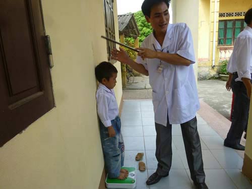 Gần 30% trẻ em Việt Nam bị suy dinh dưỡng thấp còi - 1