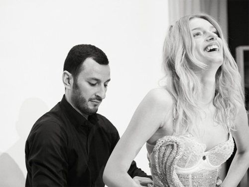 Kỳ công như show nội y hoành tráng nhất năm - 2