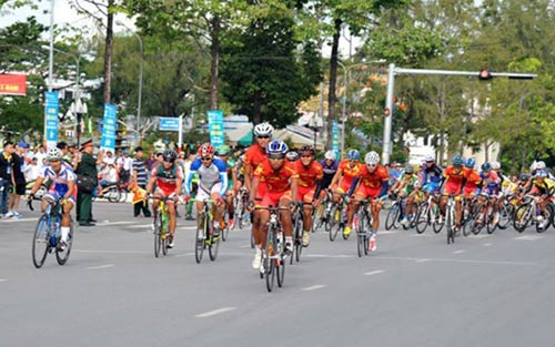 Khai mạc cuộc đua xe đạp xuyên Việt 2014: VTV Cần Thơ vươn lên dẫn đầu - 1