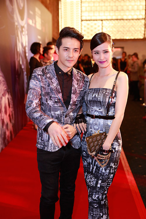 Trang Nhung mặc áo hở eo lấp ló bụng bầu - 11