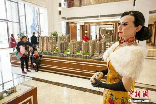 Tượng sáp "biến dạng" của Phạm Băng Băng - 6