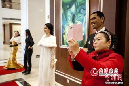 Tượng sáp "biến dạng" của Phạm Băng Băng - 9