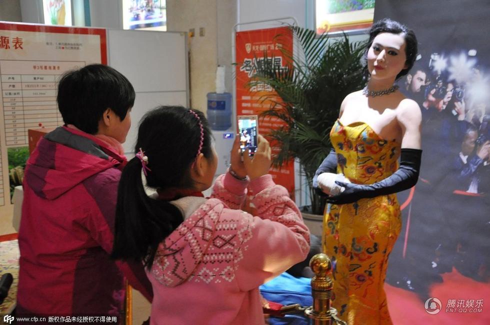 Tượng sáp "biến dạng" của Phạm Băng Băng - 8