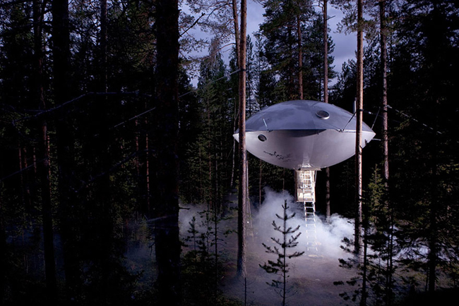 Ngôi nhà trên cây của người ngoài hành tinh ở Thụy Điển.
