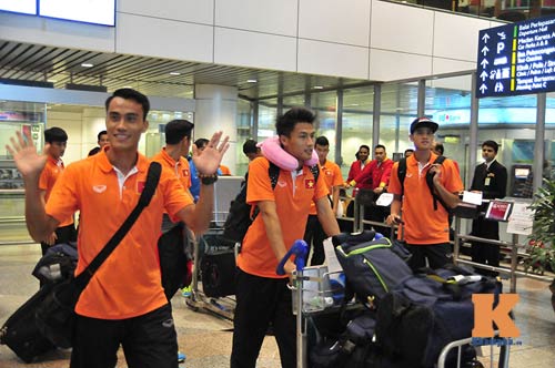 Đến Malaysia, HLV Miura muốn chơi tấn công trước chủ nhà - 2