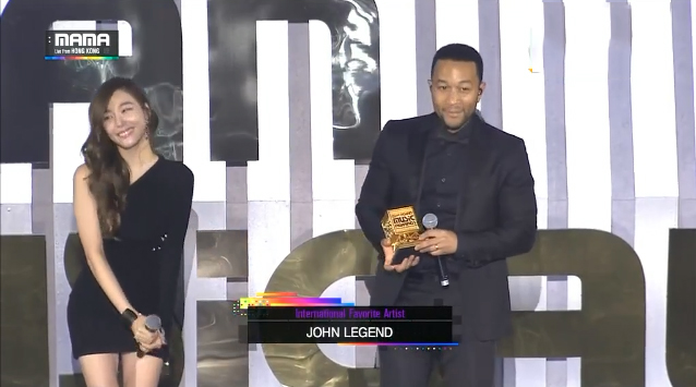 Video: Tiffany (SNSD) hát cùng John Legend - 1