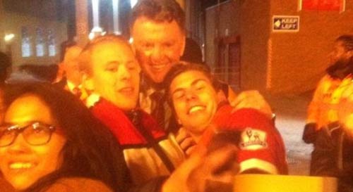 Tin HOT tối 3/12: Wenger nuôi hy vọng bắt kịp Chelsea - 1