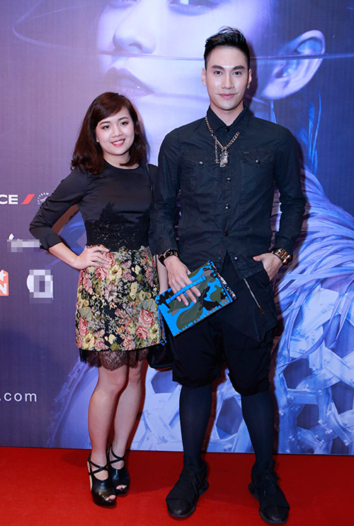 Hoa hậu Ngọc Khánh, Thu Thảo "đụng độ" tại thảm đỏ - 4