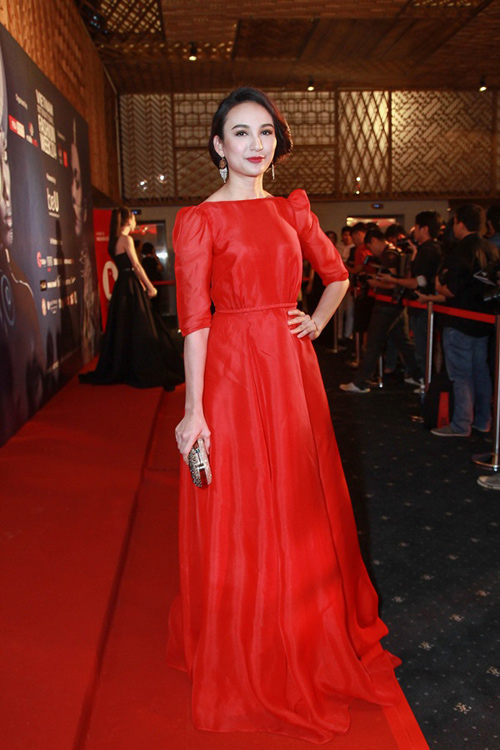 Hoa hậu Ngọc Khánh, Thu Thảo "đụng độ" tại thảm đỏ - 5