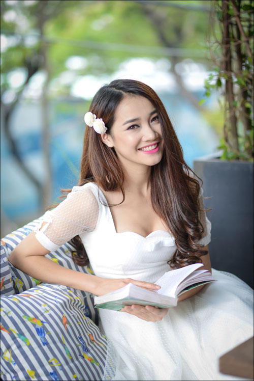 Hot girl Việt cạnh tranh tại giải thưởng cúp Ngôi Sao Xanh - 1