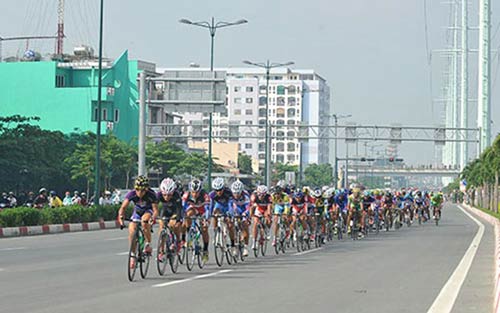 Chặng 3 cuộc đua xe đạp xuyên Việt 2014: Chiến thắng ấn tượng của Trần Văn Quyền - 1