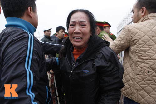 Chịu rét từ 4h sáng mua vé trận Việt Nam - Malaysia - 5