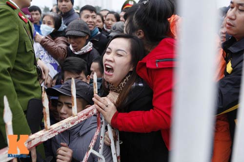 Chịu rét từ 4h sáng mua vé trận Việt Nam - Malaysia - 3