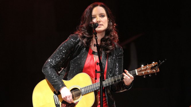 Dàn "sao bự" bất ngờ và ê chề tại đề cử Grammy 2015 - 2