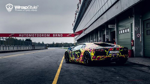 Lamborghini Aventador phủ màu độc, gây ảo giác - 5