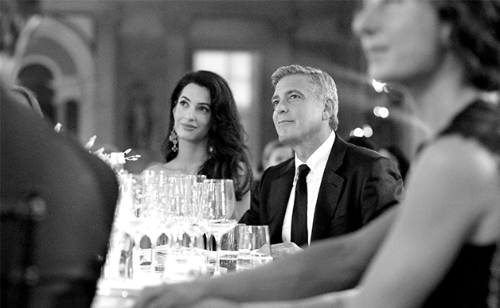 Ảnh cưới lạ của "gã độc thân quyến rũ nhất hành tinh" - 6