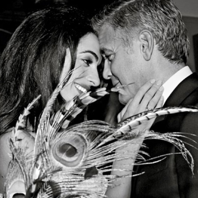 Ảnh cưới lạ của "gã độc thân quyến rũ nhất hành tinh" - 10