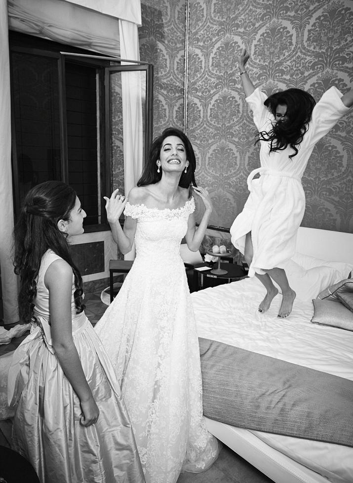 Ảnh cưới lạ của "gã độc thân quyến rũ nhất hành tinh" - 4