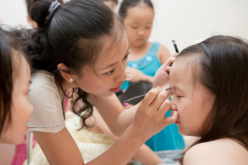 Mẫu nhí và nỗi lo “đốt cháy” tuổi thơ trên sàn diễn - 6