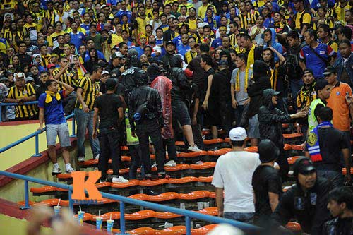 VFF: Kẻ hành hung CĐV Việt Nam phải bị trừng trị - 3