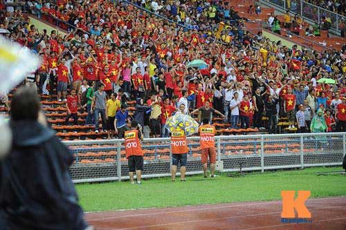 VFF: Kẻ hành hung CĐV Việt Nam phải bị trừng trị - 4