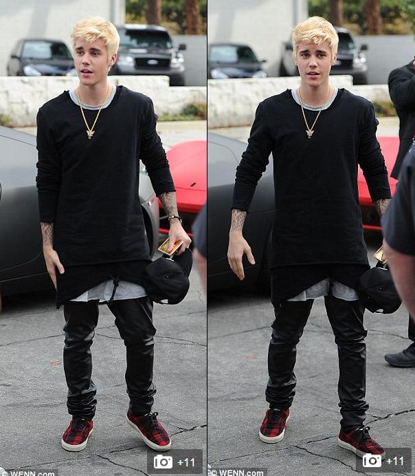 Justin Bieber tóc vàng hoe khoe diện mạo mới - 1