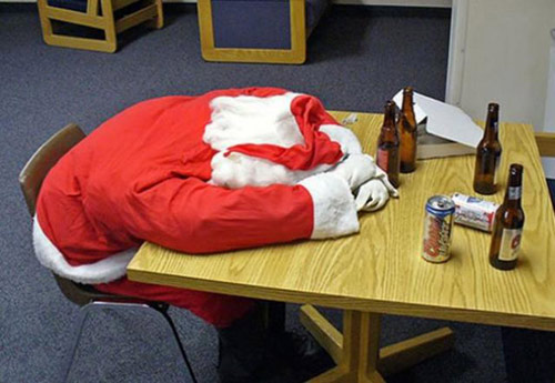 Hành động “khó đỡ” của các ông già noel - 4