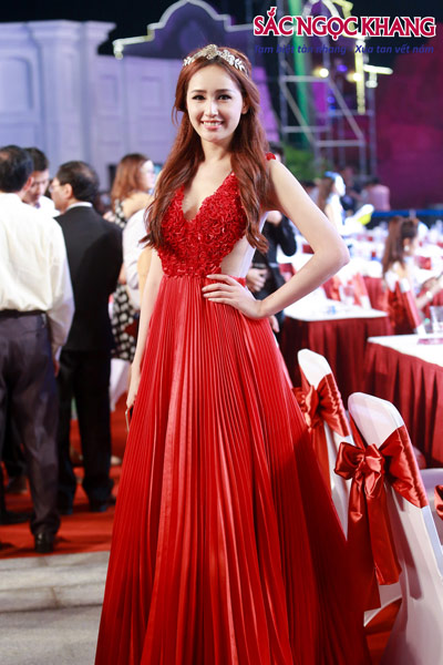 Mai Phương Thúy rạng rỡ như "nữ thần" - 5