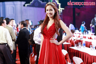 Mai Phương Thúy rạng rỡ như "nữ thần" - 3