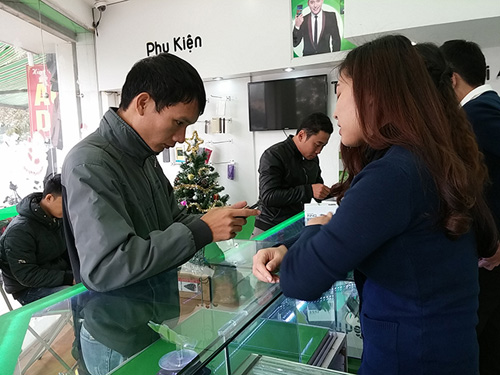 Racer INNO màu đen cháy hàng, HKPhone nói gì? - 2