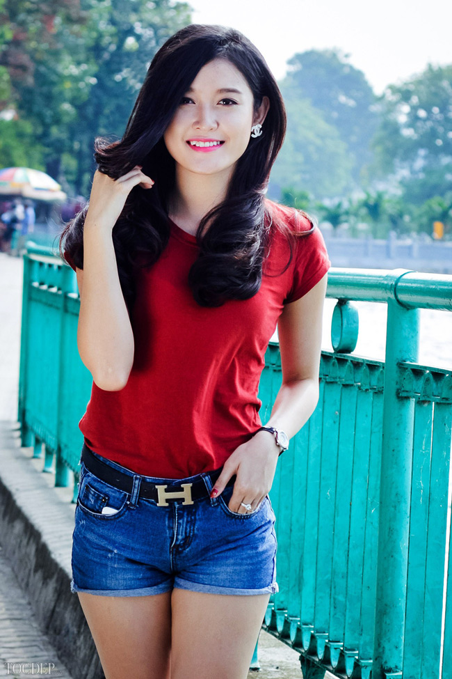 Dù phủ nhận những hình ảnh này nhưng Huyền My vẫn phải nhận lệnh triệu tập của BTC Hoa hậu Việt Nam 2014
