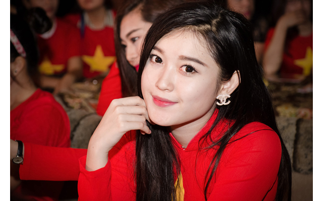 Cô ngày càng thành công hơn khi giành giải Á hậu Hoa hậu Việt Nam 2014
