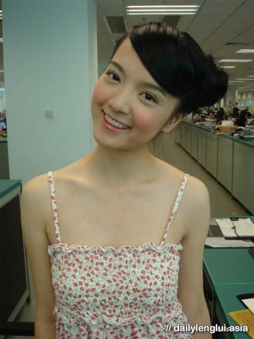 Mỹ nữ Hồng Kông có nụ cười "nhìn là yêu" - 3