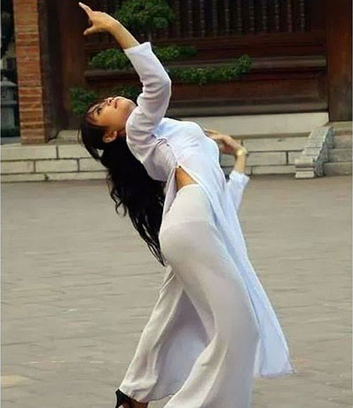 Những nữ sinh "bá đạo" nhất quả đất - 8