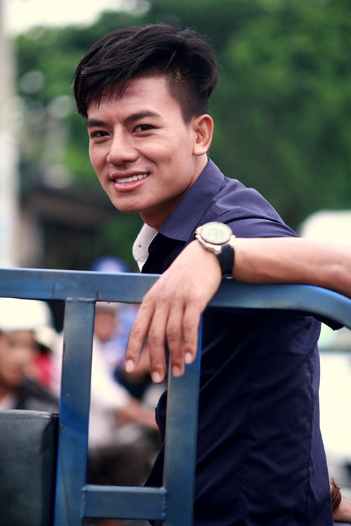 Hiếu Nguyễn: Tôi từng "thất học", làm phụ xe kiếm sống - 1
