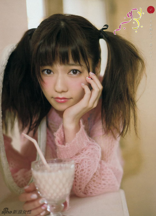 Gương mặt trẻ thơ của nữ ca sĩ Nhật 20 tuổi - 1