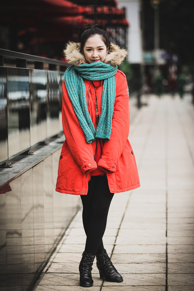 Hà Anh cho biết, cô rất thích được khoác những chiếc áo dày đi dạo trong tiết trời mùa đông lạnh buốt
