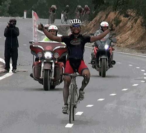 Chặng 7 cuộc đua xe đạp Xuyên Việt: Nguyễn Thành Tâm đoạt áo vàng - 1