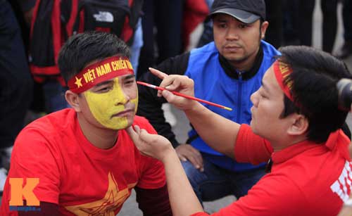 Cái bắt tay thắm tình của CĐV Malaysia - Việt Nam - 12