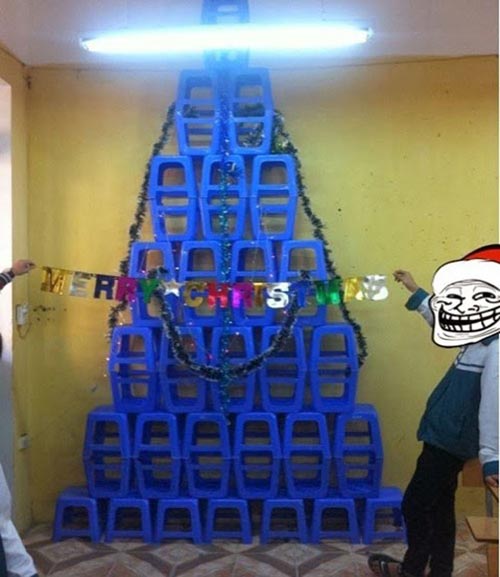 Hình ảnh cây thông Noel với sáng tạo hài hước - 10
