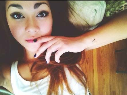 Nữ tội phạm "gây bão mạng" vì gương mặt xinh đẹp - 2