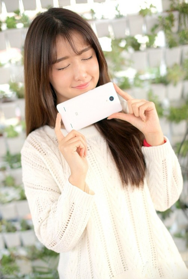 Hotgirl khoe vòng 1 tròn trịa cùng smartphone

Dùng "gậy tự sướng", người đẹp khoe đường cong gợi cảm

Siêu đường cong "thiêu cháy" bên laptop

Mỹ nữ tóc vàng tạo dáng ngộ nghĩnh cùng smartphone N3

Dàn chân dài tạo dáng khỏe khoắn cùng smartphone
